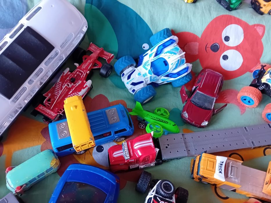 120 броя - огромен лот колички и други транспортни стрдства, метални п