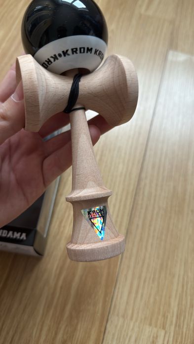 Kendama Krom Pop Black