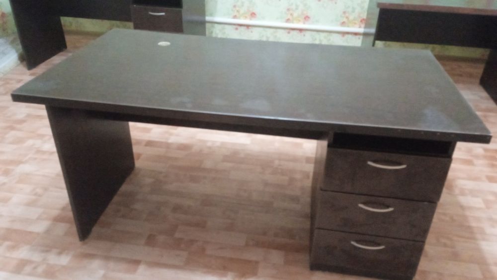 Продам офисные столы