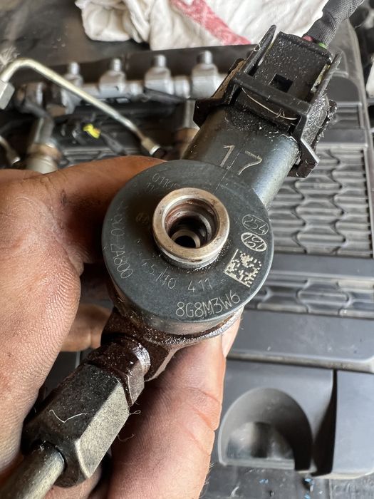 Injector injectorea rampa 1.7 diesel 0445110411 D4FD hyundai