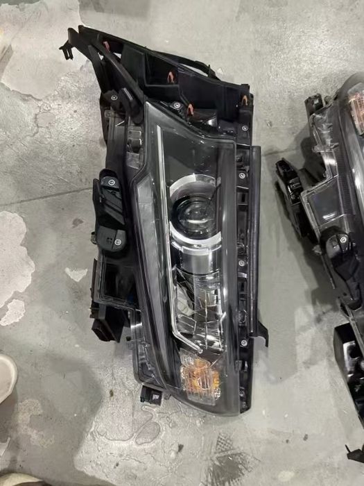 Фара левая и правая Prado 150