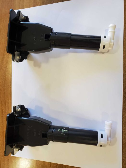 Капачета или  дюза / пръскало/ за предна броня Honda Accord 2008-2015