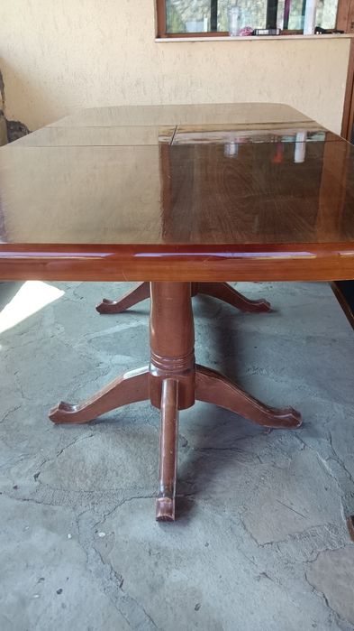 Масивна дървена маса с р-р 180/90см.