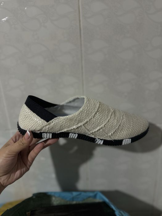 Продаю мужскую обувь