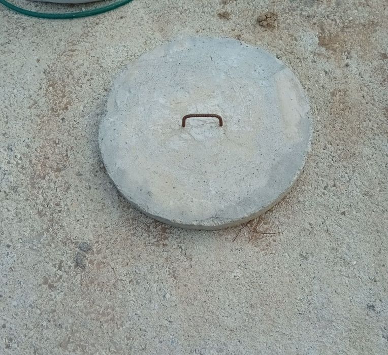 capac beton fantana fosa canalizare diametru 60cm nou