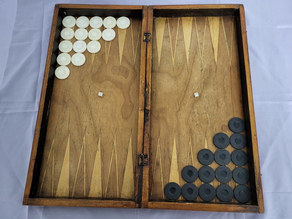 #9 Стар дървен шах и табла от времето на соца