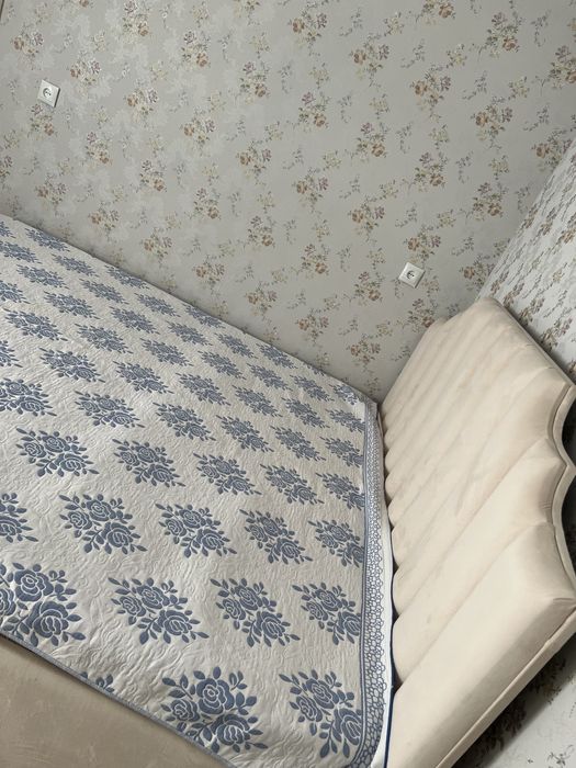 Спальный кровать