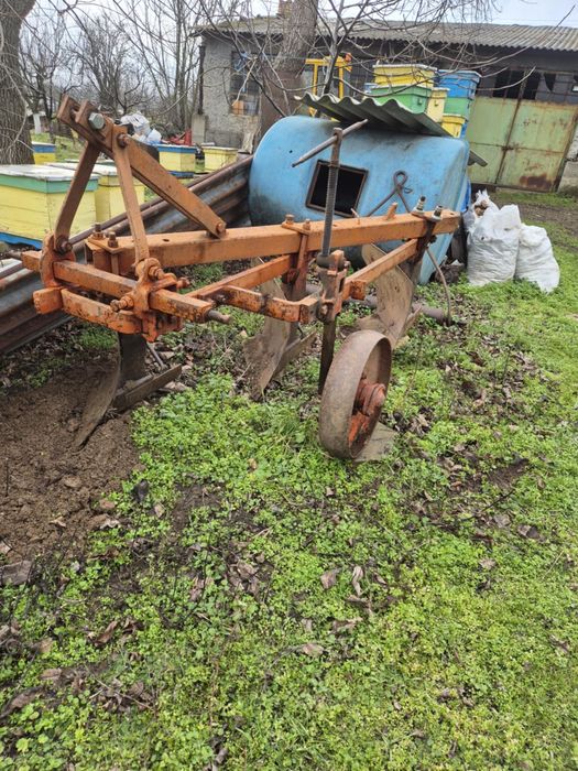 Плуг 3х40 готов за работа