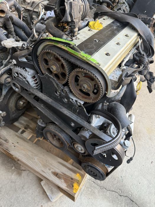 Двыгатель Опел вектра Бешка привазной 1,8