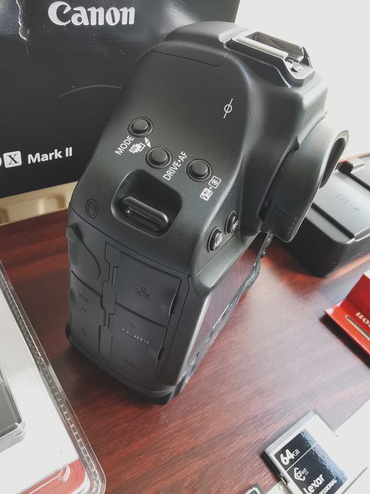 Canon 1DX Mark II + extra accesorii (ca nou)