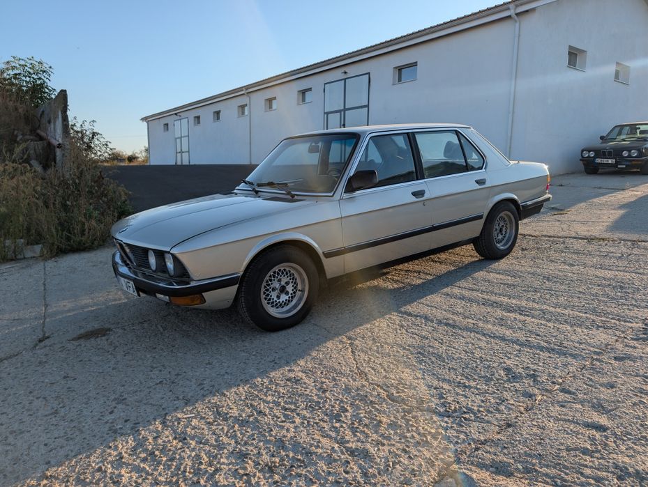 BMW Seria 5 1984 — imagine 3