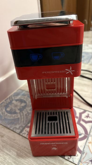 Кафемашина с капсули illy