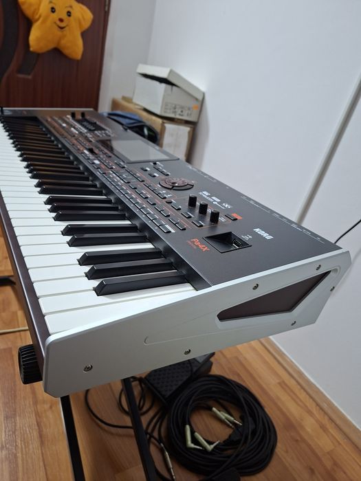 Korg pa4 x  Oriental 61 key