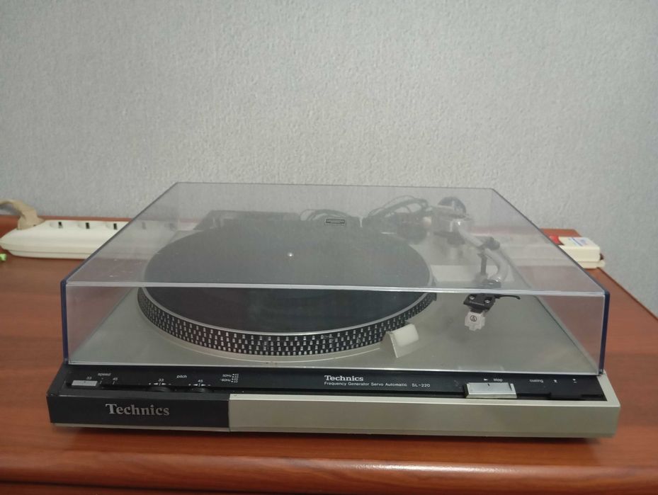 TECHNICS проигрыватель винил дисков.
