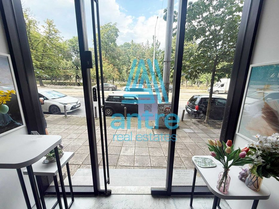 Дава се под наем Магазин в София, Оборище - 24 кв.м за 900 € - Снимка #1