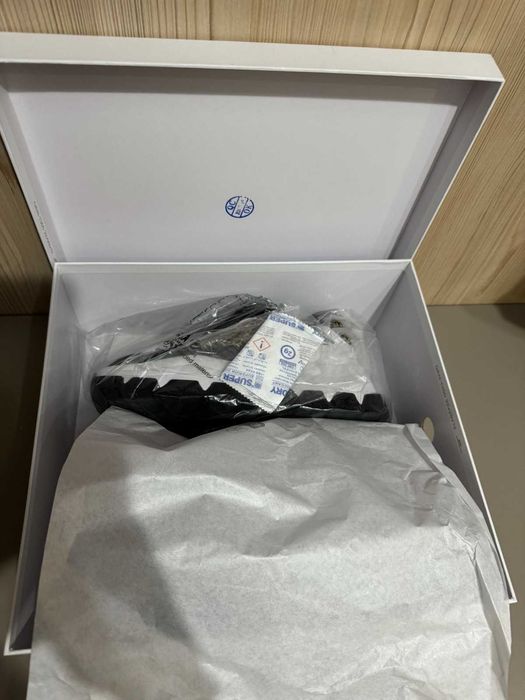 Продавам Маратонки Guess