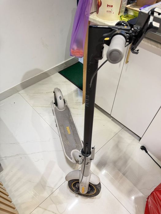 Vand Trotineta Ninebot G2 stare foarte buna