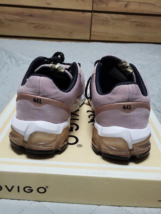 Дамски маратонки Asics