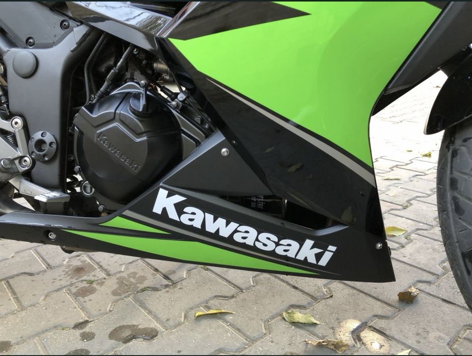 Vând kawasaki ninja krt edition