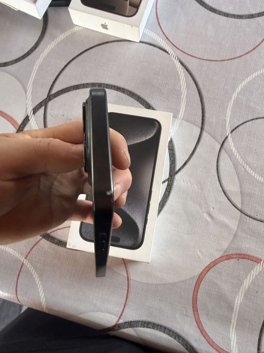 Iphone 15 pro negru