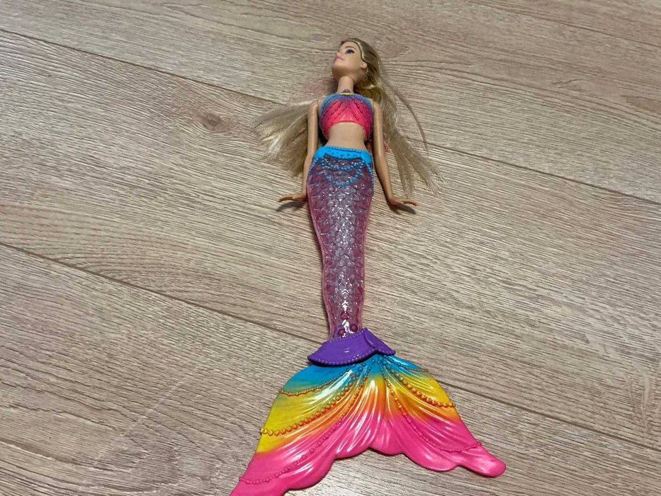 Păpuși Barbie și figurine de ponei de vânzare!
