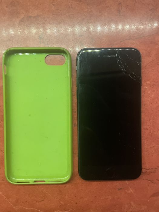Vand iphone 8  ecran defect