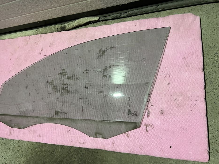 Geam stanga fata sofer pt vw passat b7