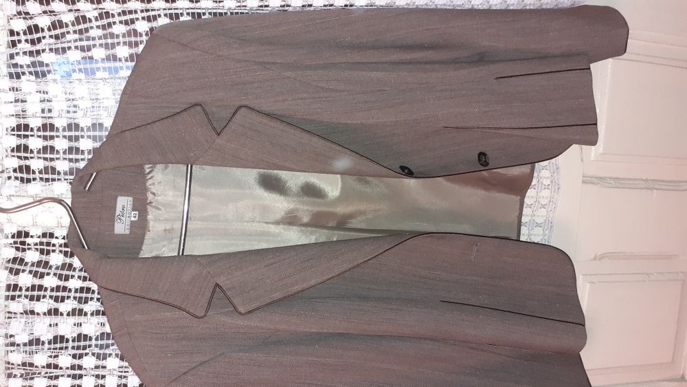 Costum de damă măsura 40 42