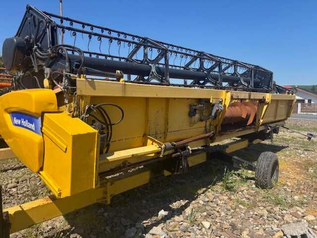 Combina agricola NEW HOLLAND CR9060