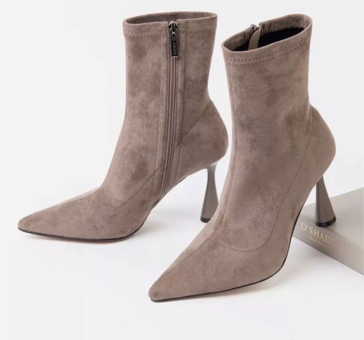 Стильные замшевые ботильоны O'Shade