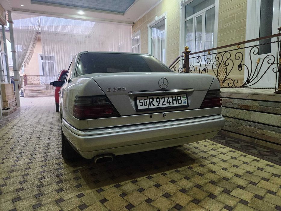 Мерседес бенс w124