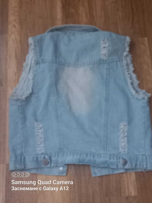 Дамски,дънков елек