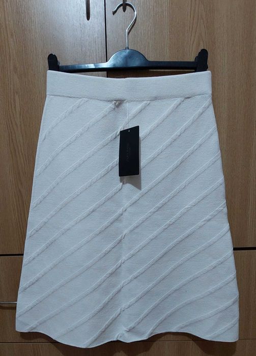 Fusta ZARA, eleganta, marimea M