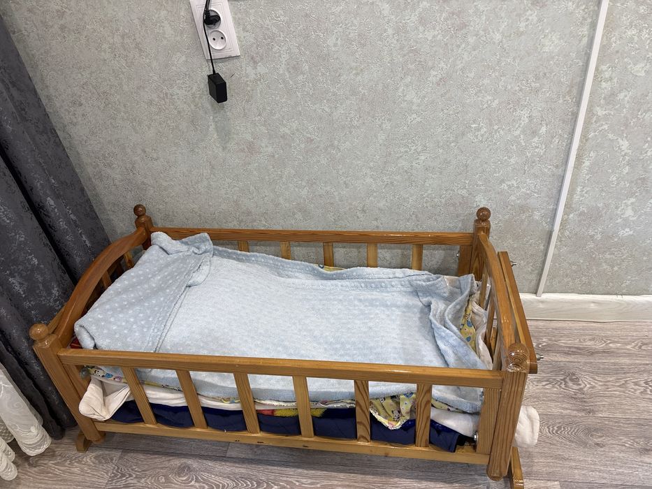 Бесік.                 Сатылады           тербелетін