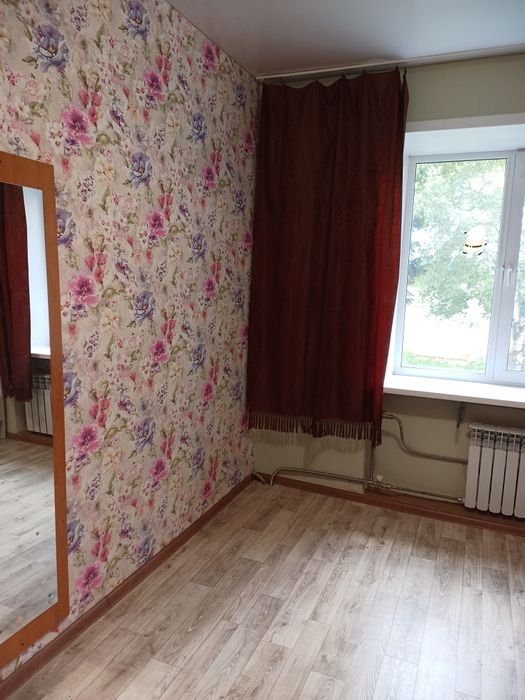 Сдам на длительный срок. Район площадь.