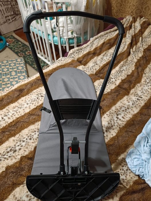 Продам шезлонг до 15 кг