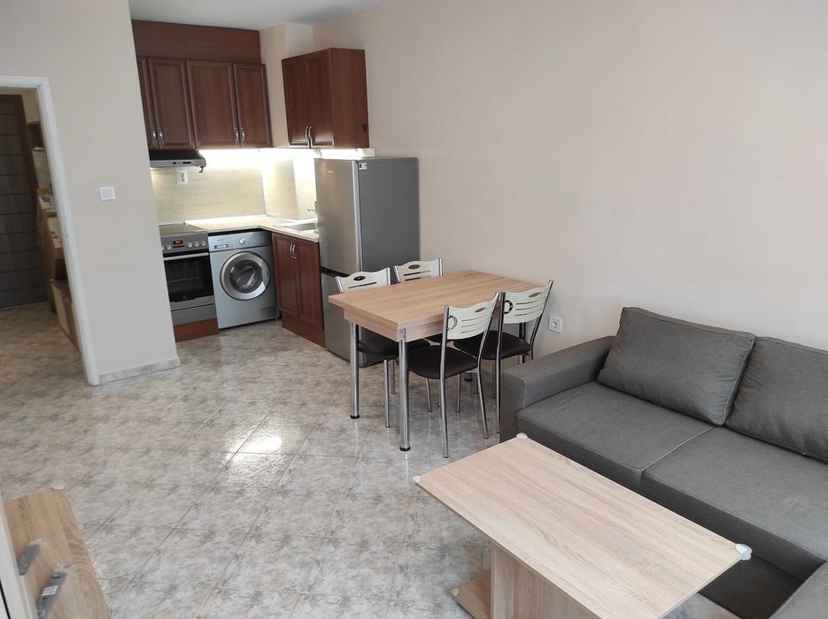Продава се Двустаен апартамент в Асеновград - 70 кв.м за 1858 €/кв.м - Снимка #2