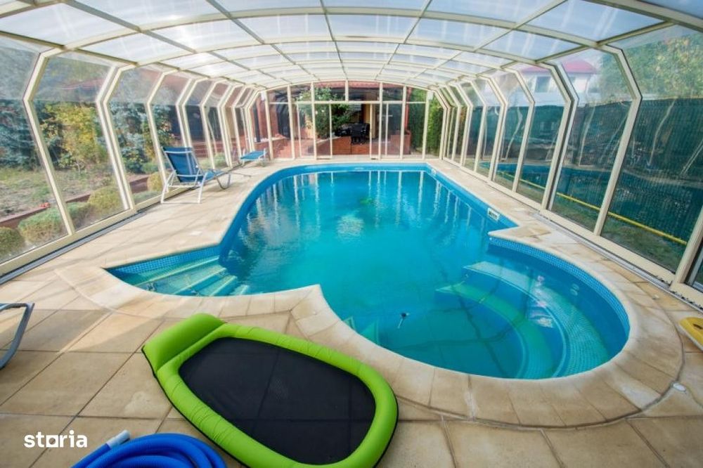 Vila 4 camere  cu piscina in Bucov.