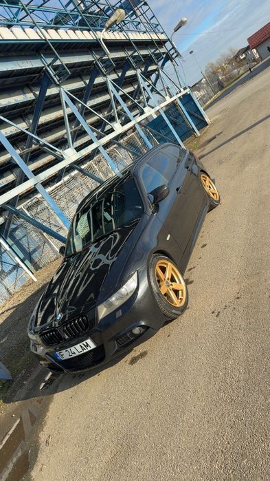 BMW e91 318d 143cp 2010