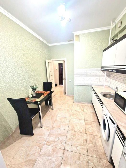 Дава се под наем Едностаен апартамент в София, Изток - 40 кв.м за 325 € - Снимка #2