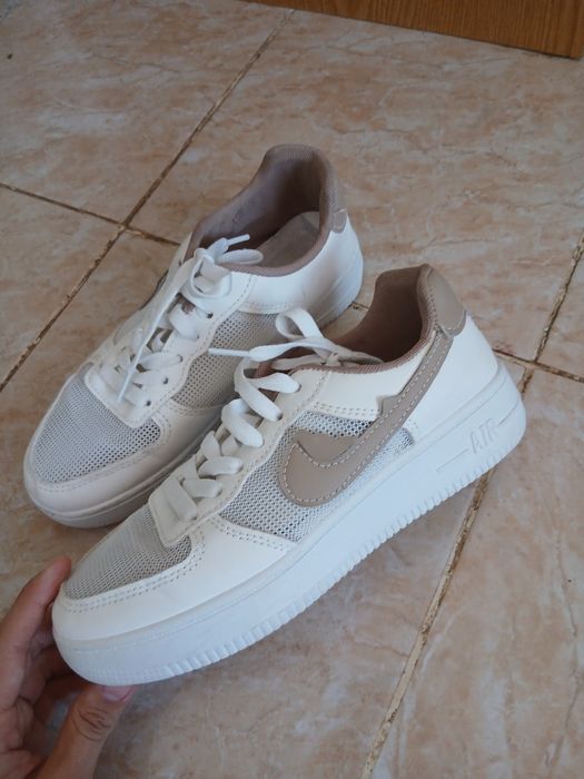 Продам кроссовки