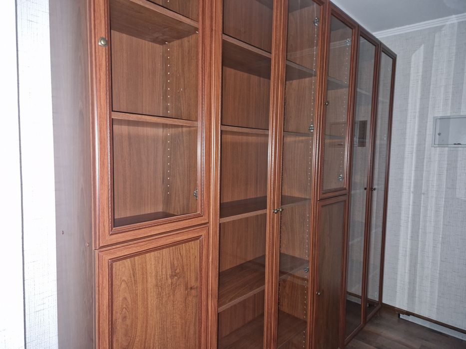 Шкафы для книг. Библиотека.