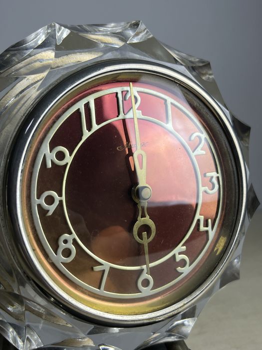 Продам Маяк Настольные Часы