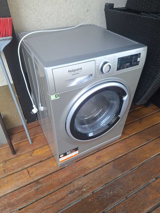 Продавам пералня ARiSTON Hot point