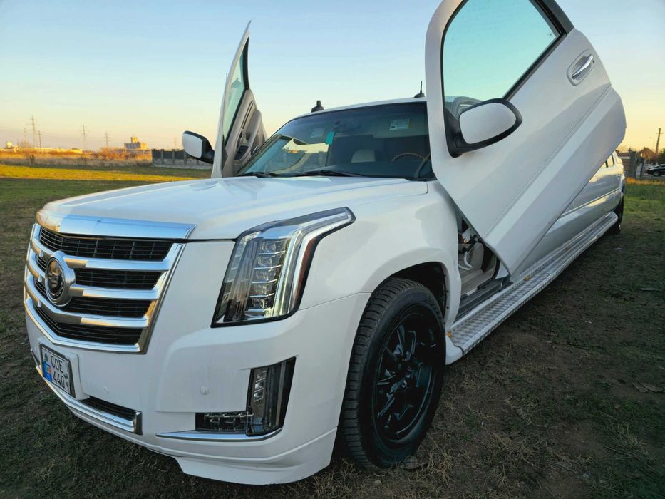 Limuzina de inchiriat Cadillac Escalade Inchiriez Limuzina