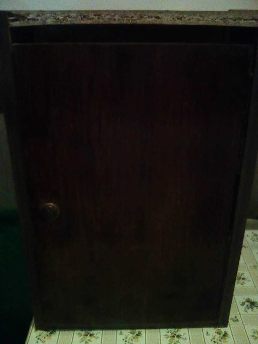 пощенска кутия от пдч с малка секретна бравичка с две ключета