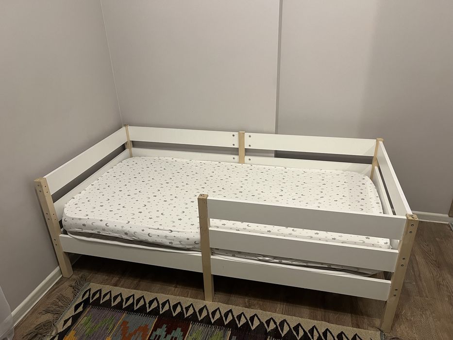 Продам детскую кровать 160 80