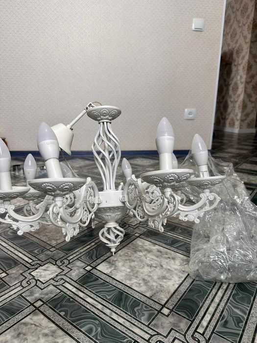 Люстра в комнату