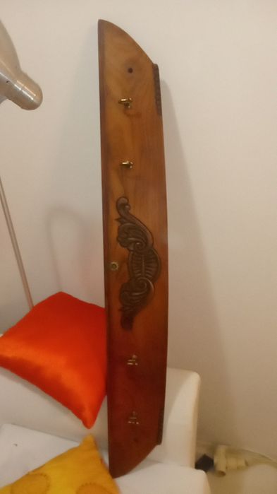 старинна  закачалка с автентична българска дърворезба