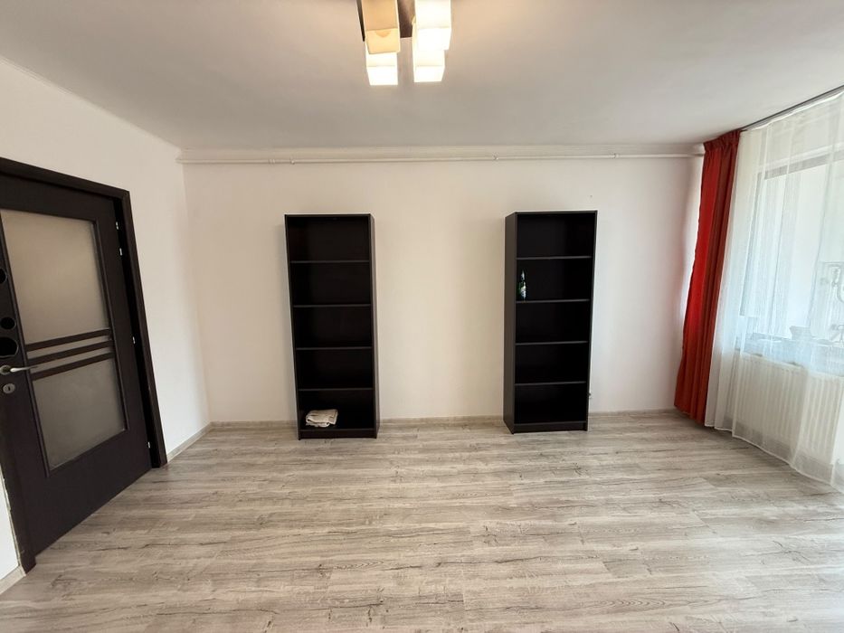 Vând Garsoniera în zona Noua, str.Visinului